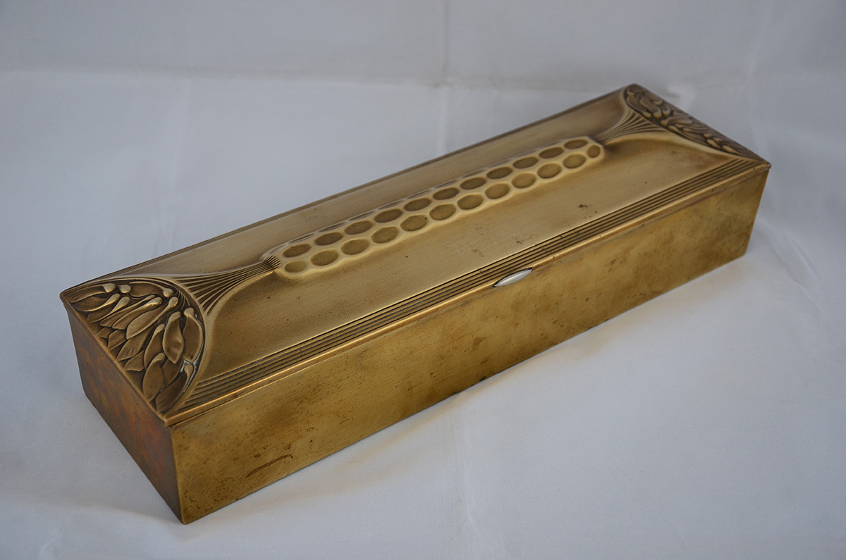 WMF - Caixa de metal dourado alemão contrastado, medindo 37 x 11... - foto 1 de 2