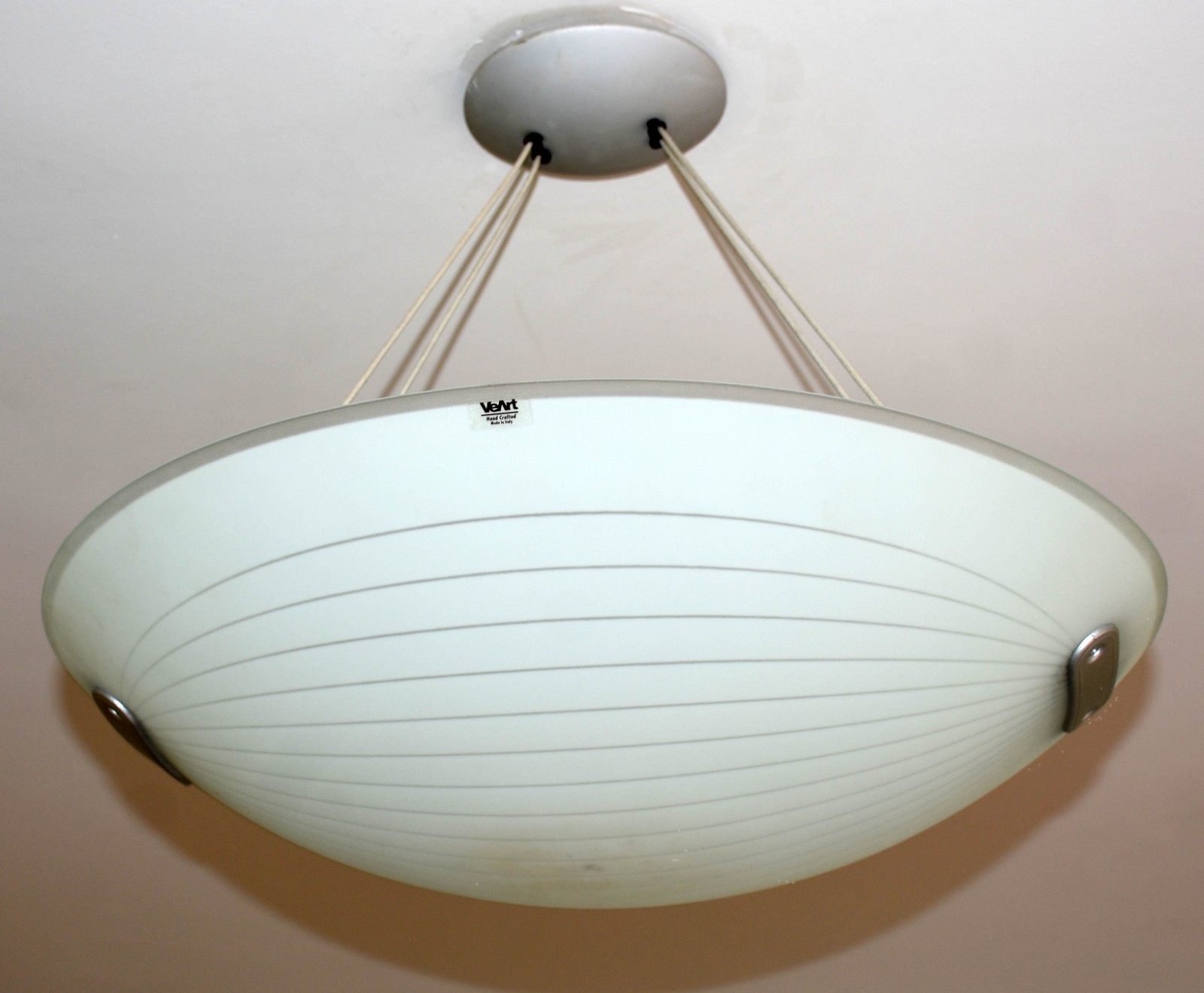 Luminária plafonier de vidro branco. (Retirada em residência no... - foto 1 de 2