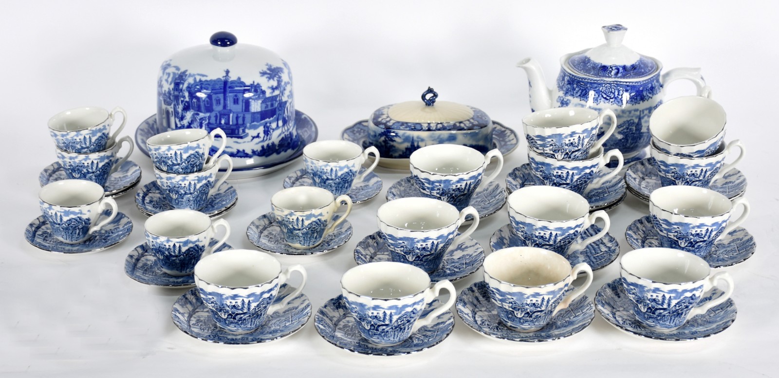 Aparelho de chá e café de faiança inglesa azul e branca produzido na... - foto 1 de 7