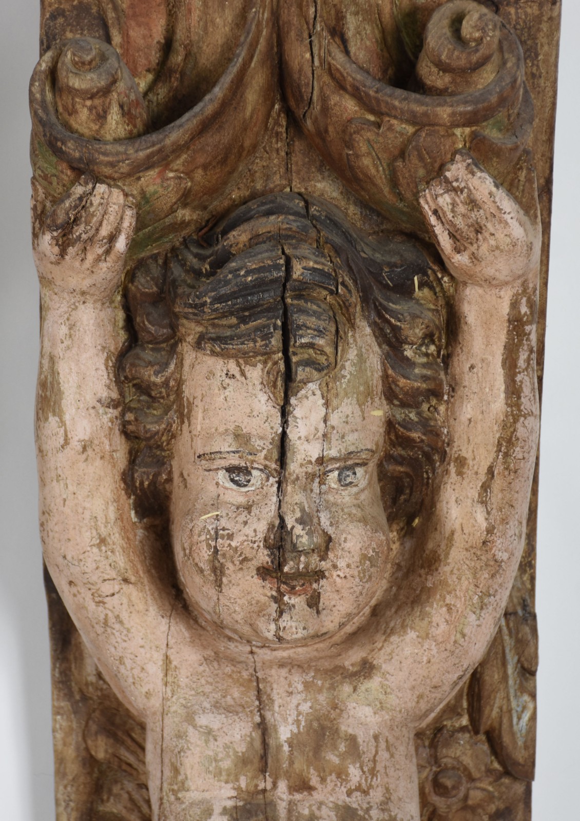 Par de fragmentos de madeira entalhada com "anjo" ( com desgaste). - foto 3 de 7