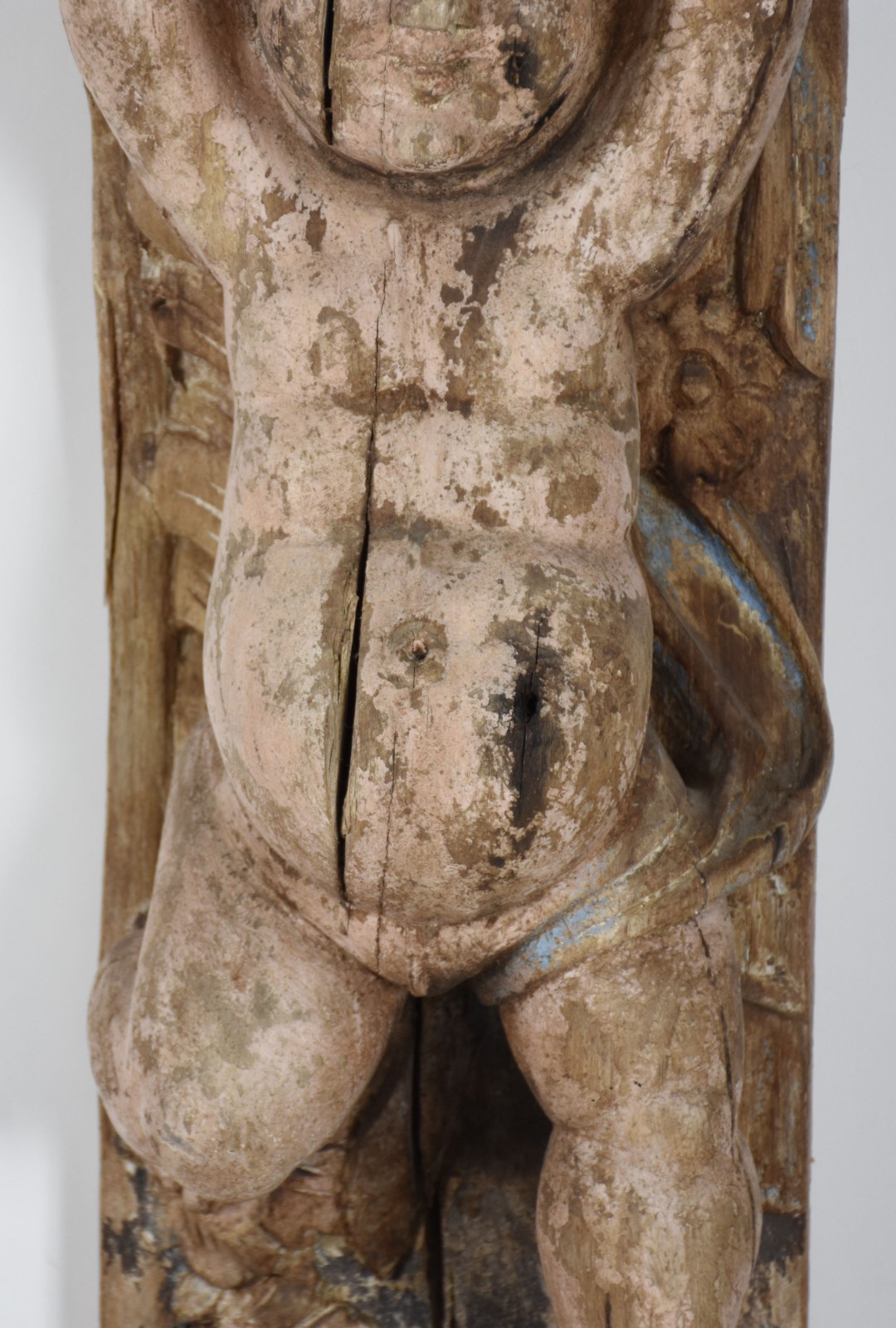 Par de fragmentos de madeira entalhada com "anjo" ( com desgaste). - foto 4 de 7