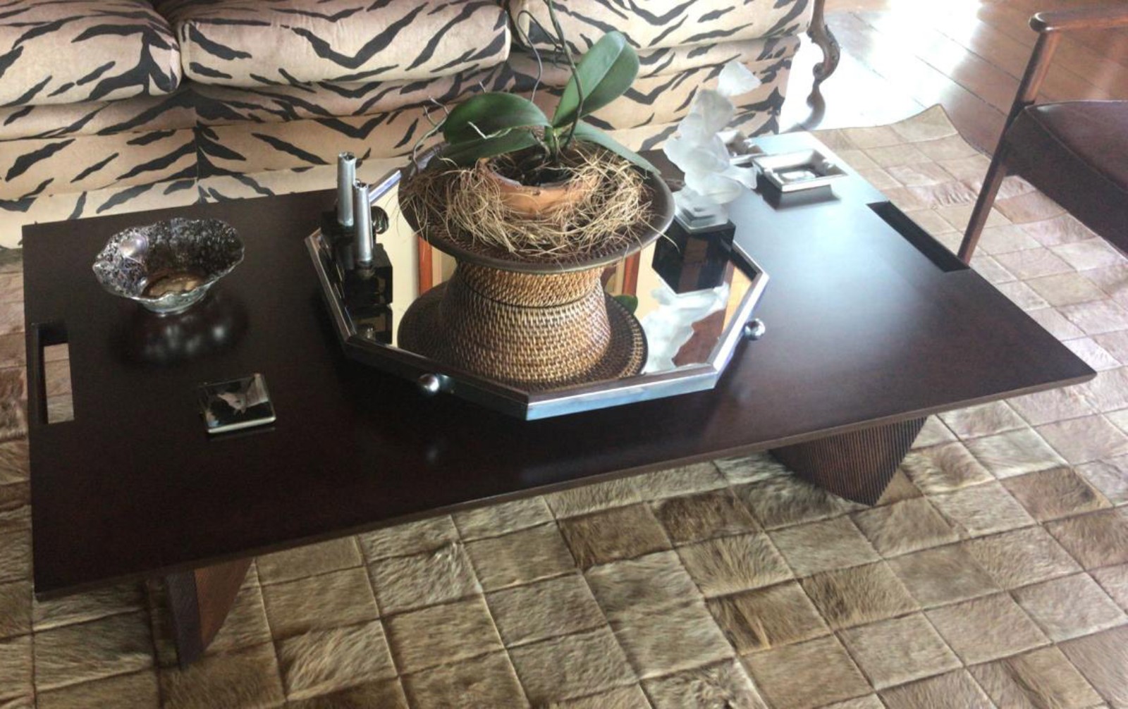 Mesa de centro de madeira nobre, fabricação Etel Carmona (Retirada em... - foto 2 de 2