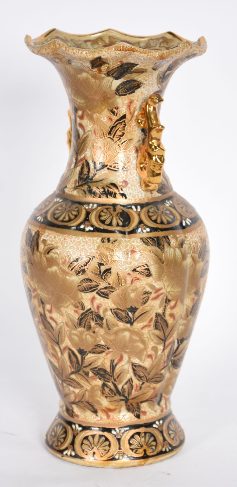 Vaso de porcelana oriental com flores em policromia e realces... - foto 3 de 4