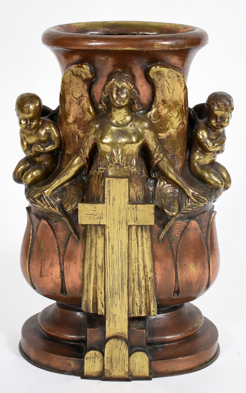 Vaso de bronze com figuras sacras em relevo. - foto 1 de 5