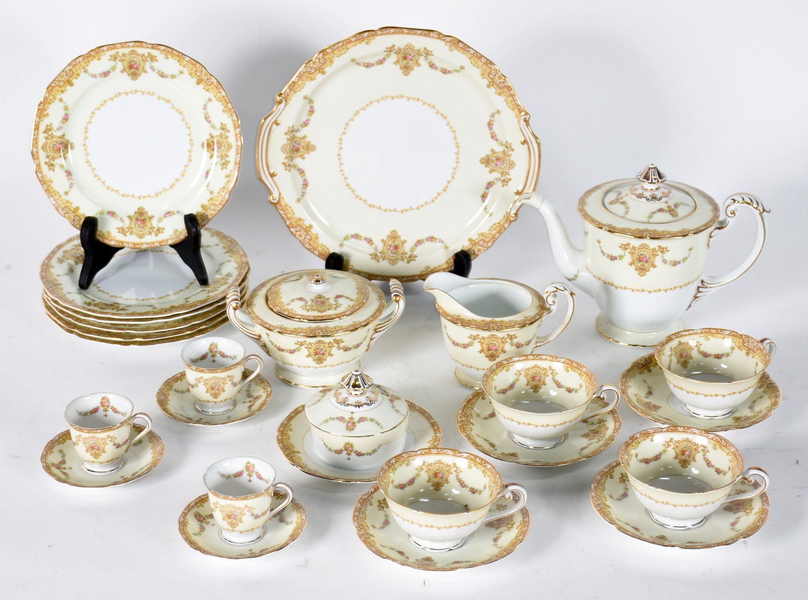 Aparelho de chá, café e bolo de porcelana Noritake composto de 4... - foto 2 de 6