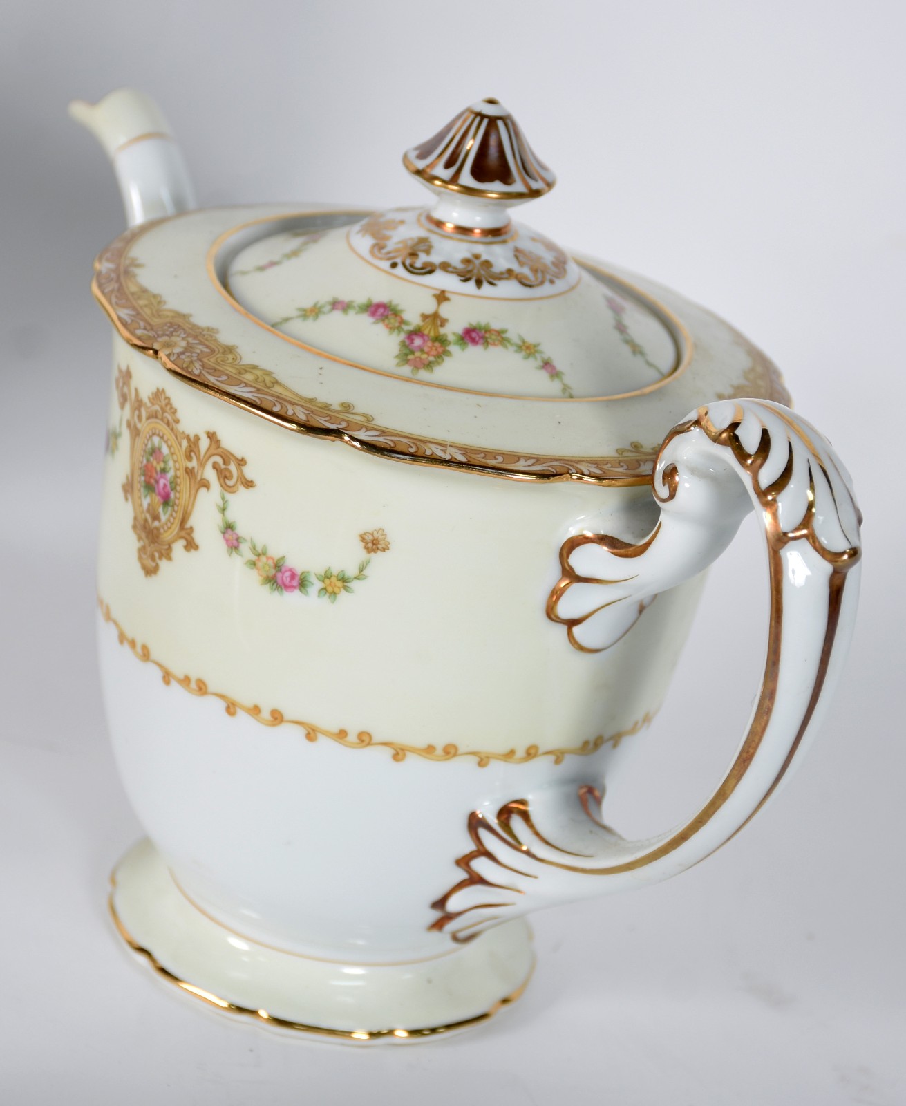 Aparelho de chá, café e bolo de porcelana Noritake composto de 4... - foto 3 de 6