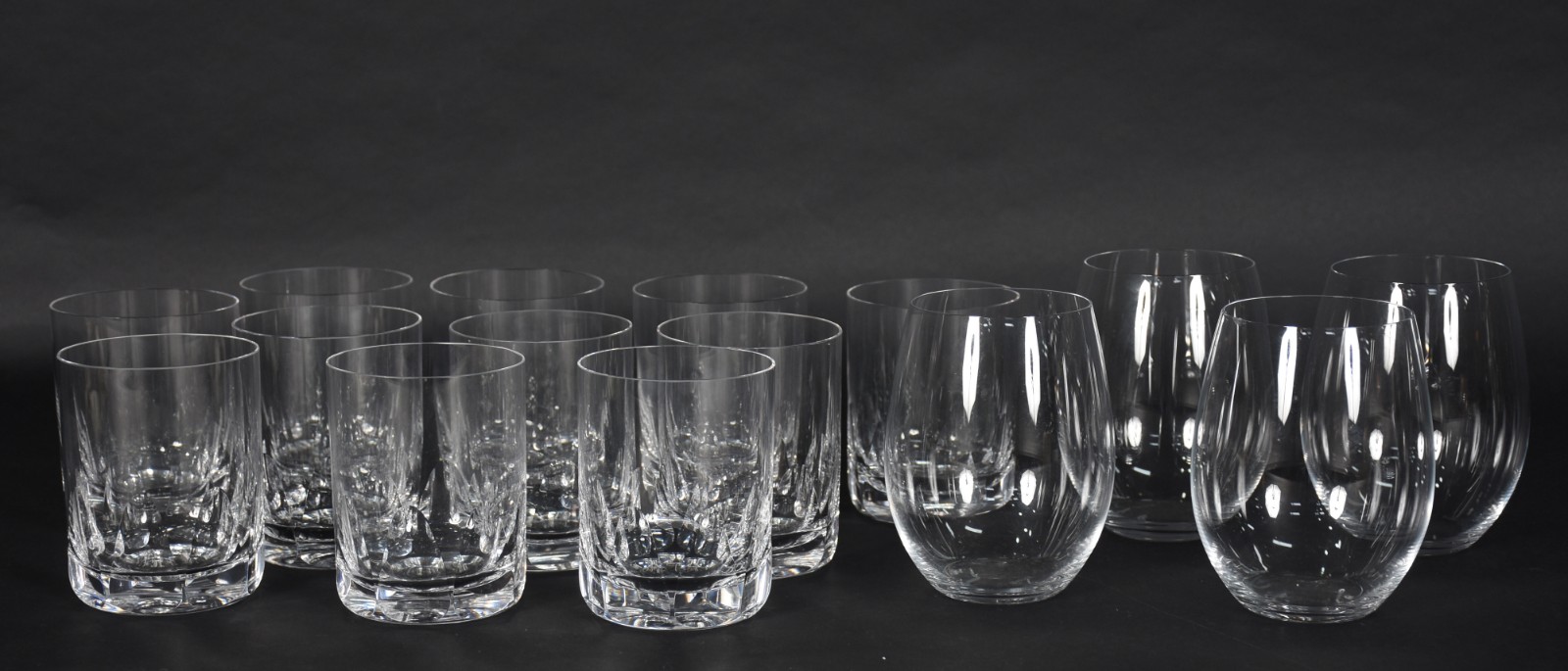 Quinze copos diversos de cristal para whisky. - foto 2 de 5