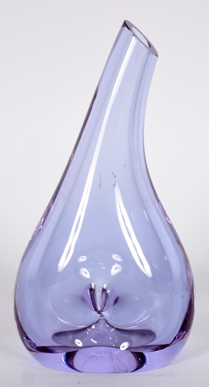 Vaso de cristal lilás feitio "Gota". - foto 1 de 3