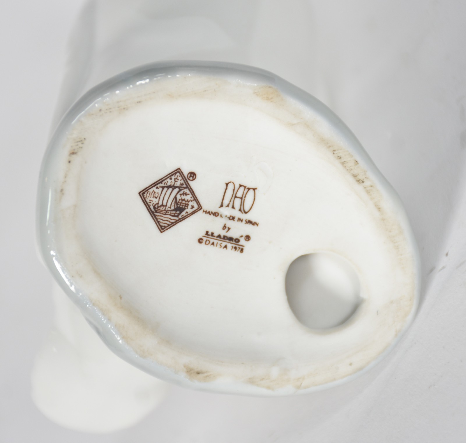 Diversas peças de porcelana sendo: vaso oriental azul cobalto com... - foto 6 de 8