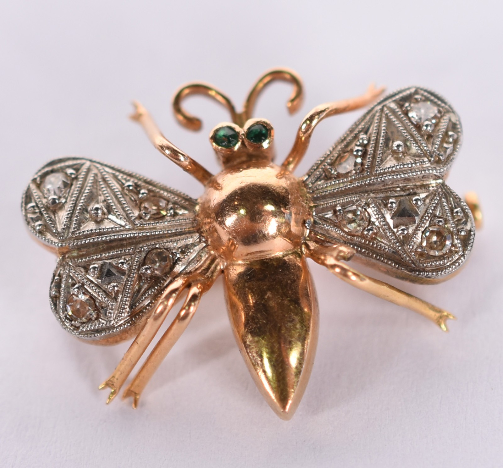 Broche feitio abelha de ouro 18 k e ouro branco. - foto 1 de 3