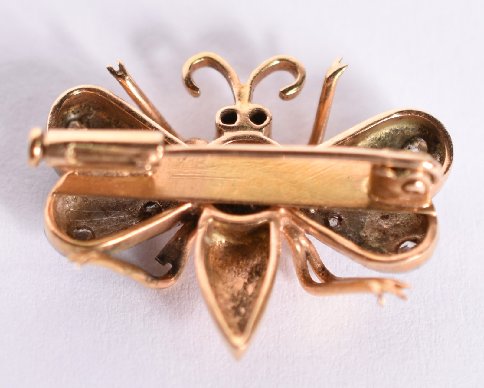 Broche feitio abelha de ouro 18 k e ouro branco. - foto 3 de 3