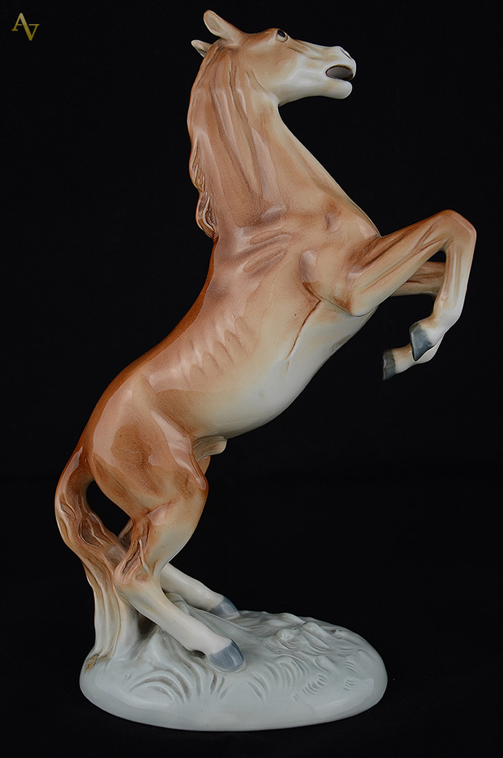 Cavalo de porcelana alemã - Altura 30 cm - foto 2 de 2