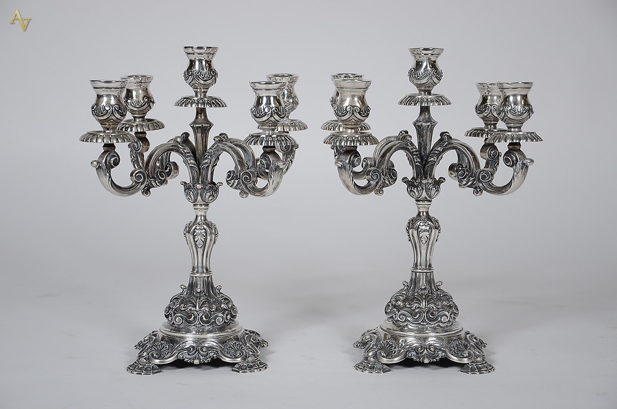 Par de candelabros de prata portuguesa contraste Águia, para 5 velas...