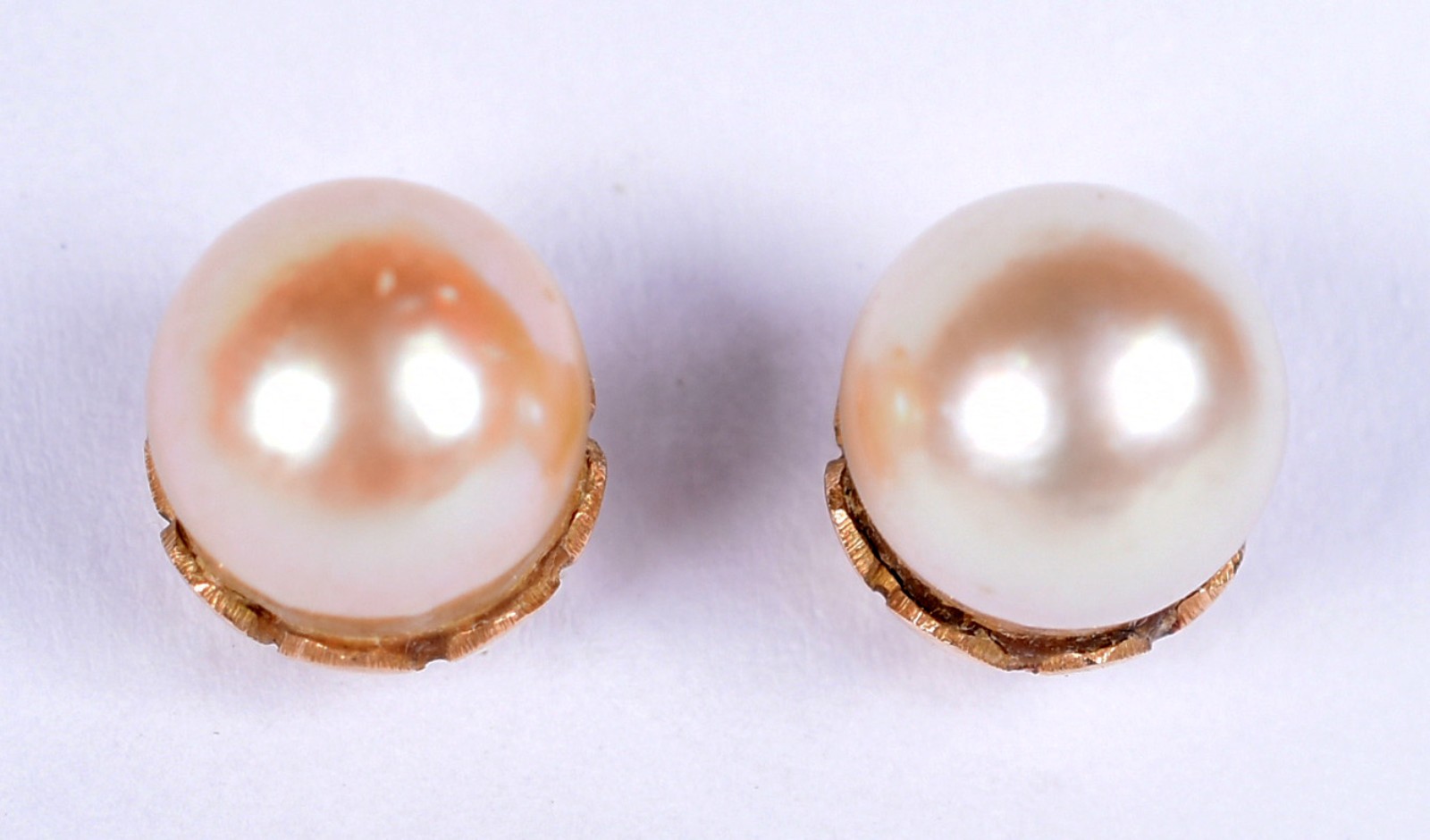 Par de brincos de ouro amarelo 18 k com 2 pérolas (Por motivo de... - foto 1 de 3