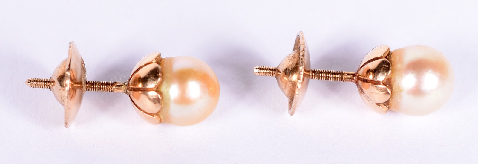 Par de brincos de ouro amarelo 18 k com 2 pérolas (Por motivo de... - foto 3 de 3