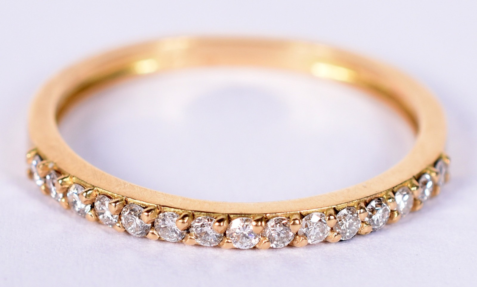 Anel de ouro amarelo 18 k com 14 brilhantes (Por motivos de segurança... - foto 1 de 4