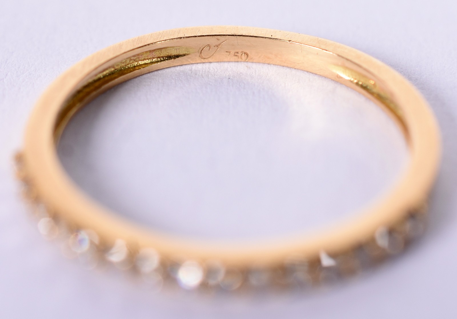 Anel de ouro amarelo 18 k com 14 brilhantes (Por motivos de segurança... - foto 2 de 4