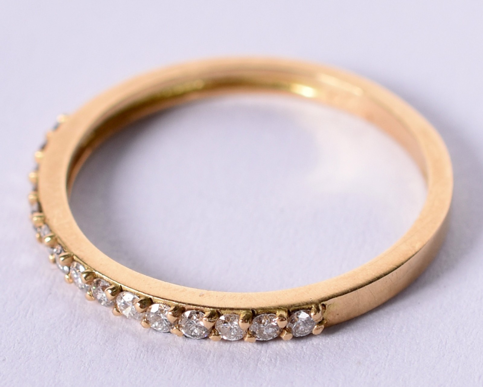 Anel de ouro amarelo 18 k com 14 brilhantes (Por motivos de segurança... - foto 3 de 4