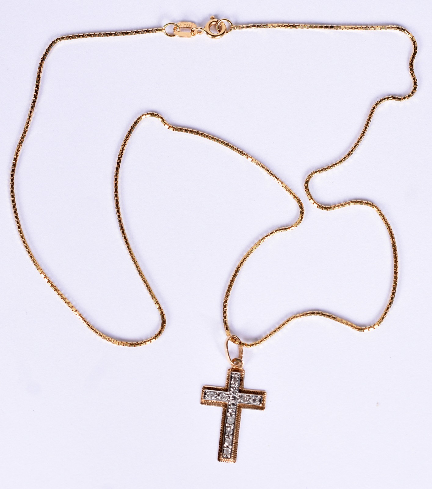 Gargantilha de ouro amarelo 18 k com crucifixo (Por motivos de... - foto 2 de 5