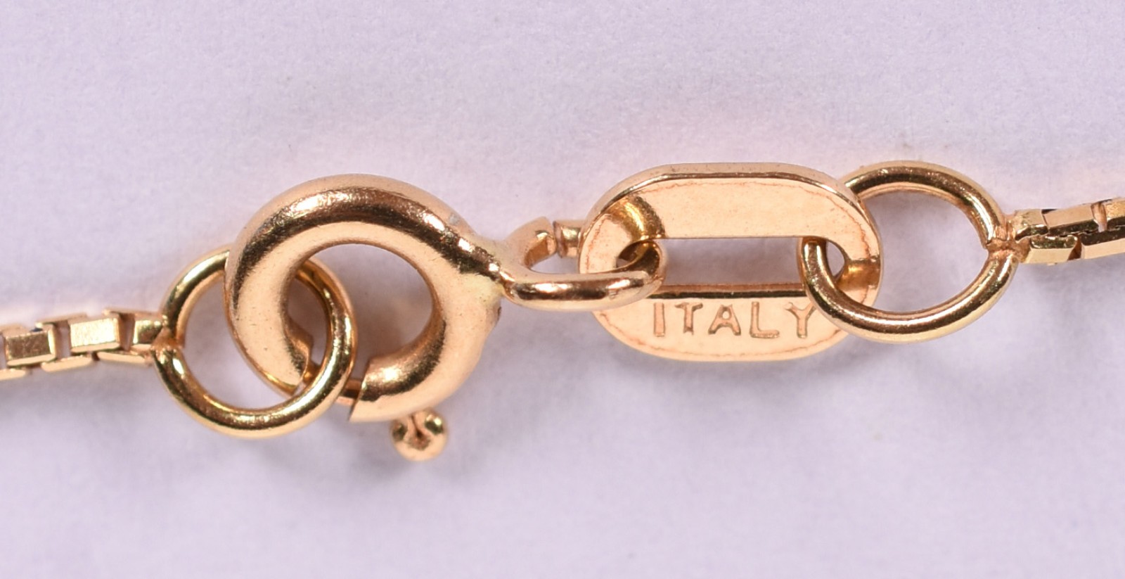 Gargantilha de ouro amarelo 18 k com crucifixo (Por motivos de... - foto 3 de 5