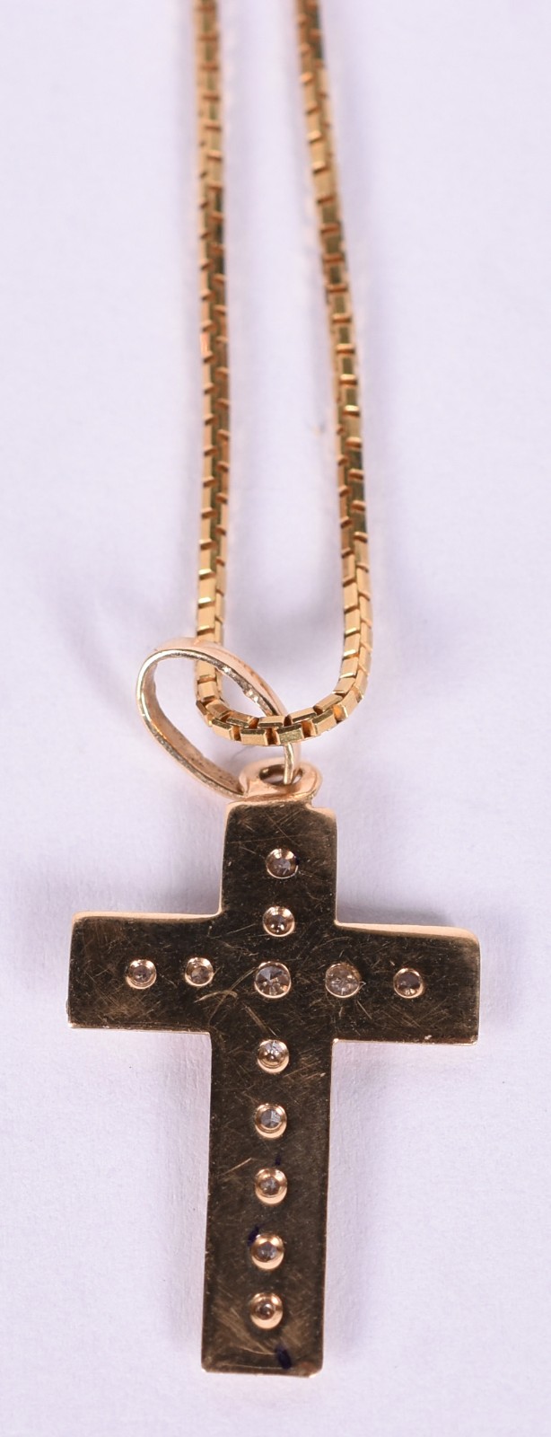 Gargantilha de ouro amarelo 18 k com crucifixo (Por motivos de... - foto 5 de 5