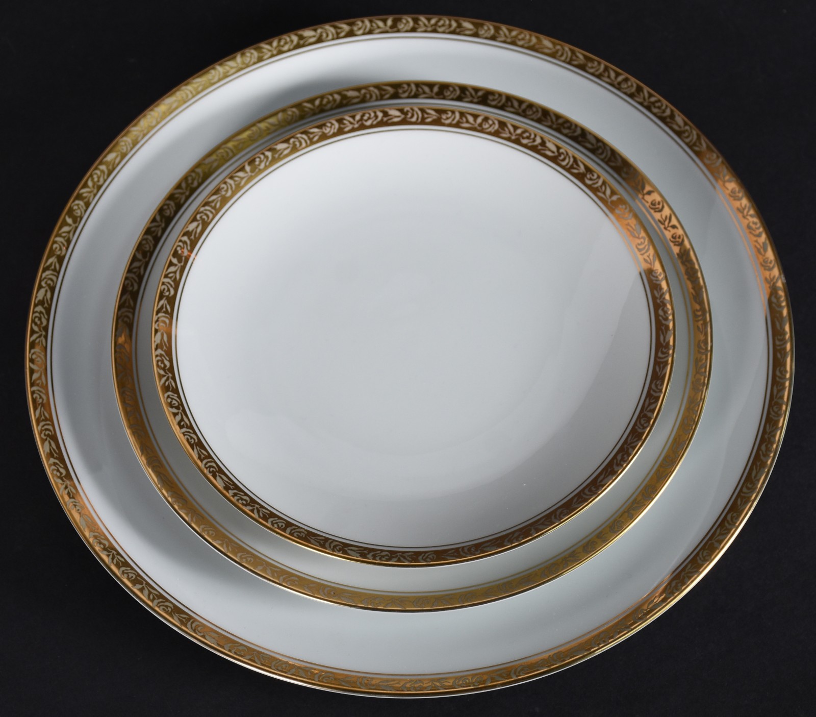 Serviço de porcelana Noritake de chá e jantar composto de: 12 pratos... - foto 4 de 8