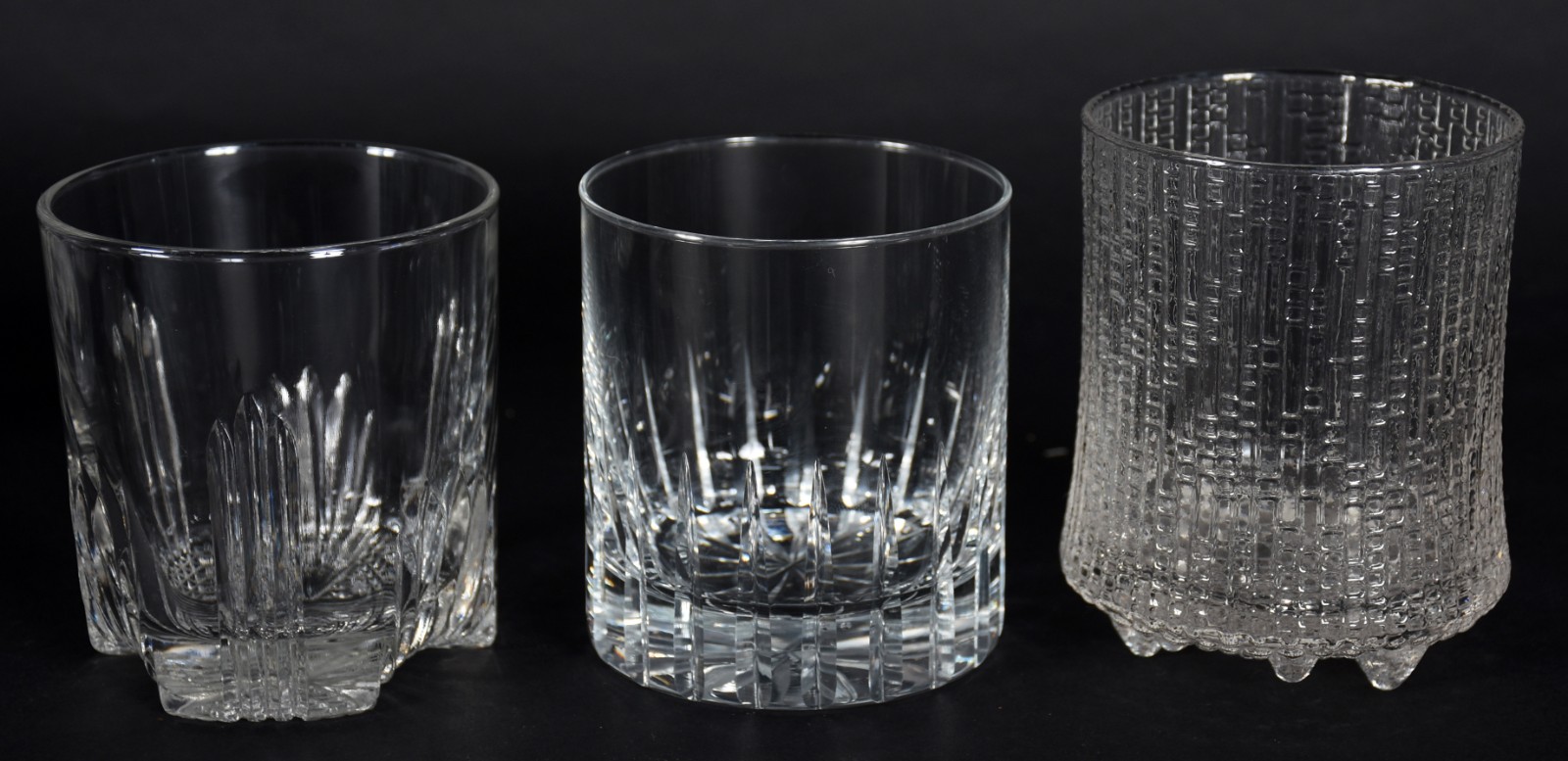 Dezessete copos curtos para whisky em diversos modelos. - foto 3 de 4