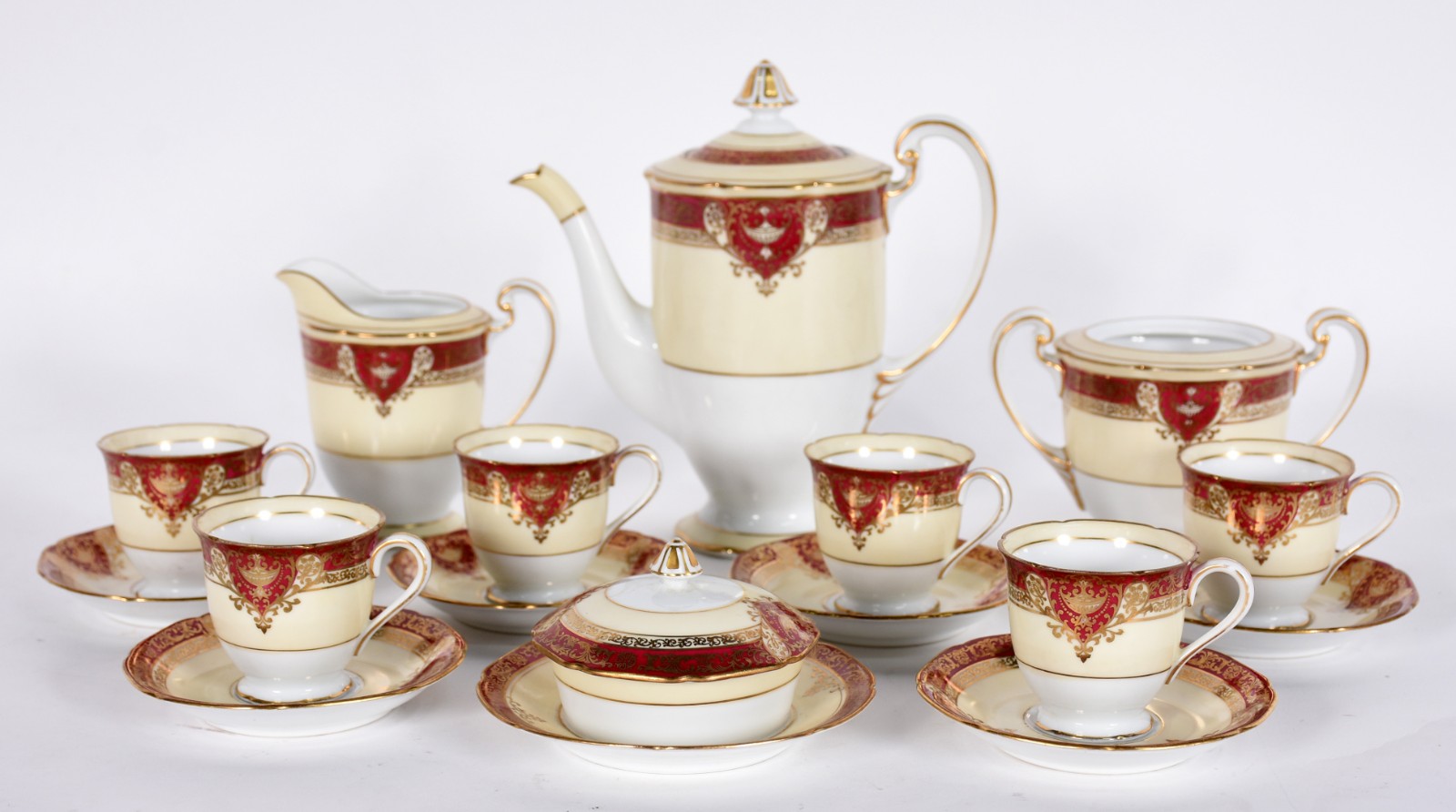 Serviço de café de porcelana Noritake composto de: 6 xícaras com... - foto 1 de 4