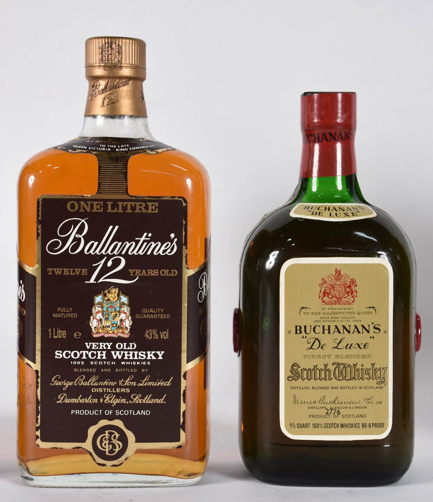 Quatro garrafas de Whisky sendo, 1 Black Label, 1 Buchanan's, 1... - foto 3 de 5