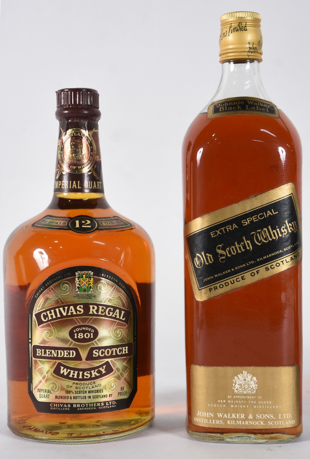 Quatro garrafas de Whisky sendo, 1 Black Label, 1 Chivas, 2... - foto 3 de 5