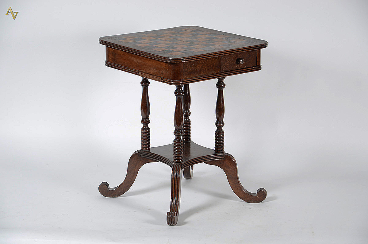 Mesa de xadrez de madeira nobre com 32 peças - Medidas 50 x 50 x 65 cm - foto 2 de 2