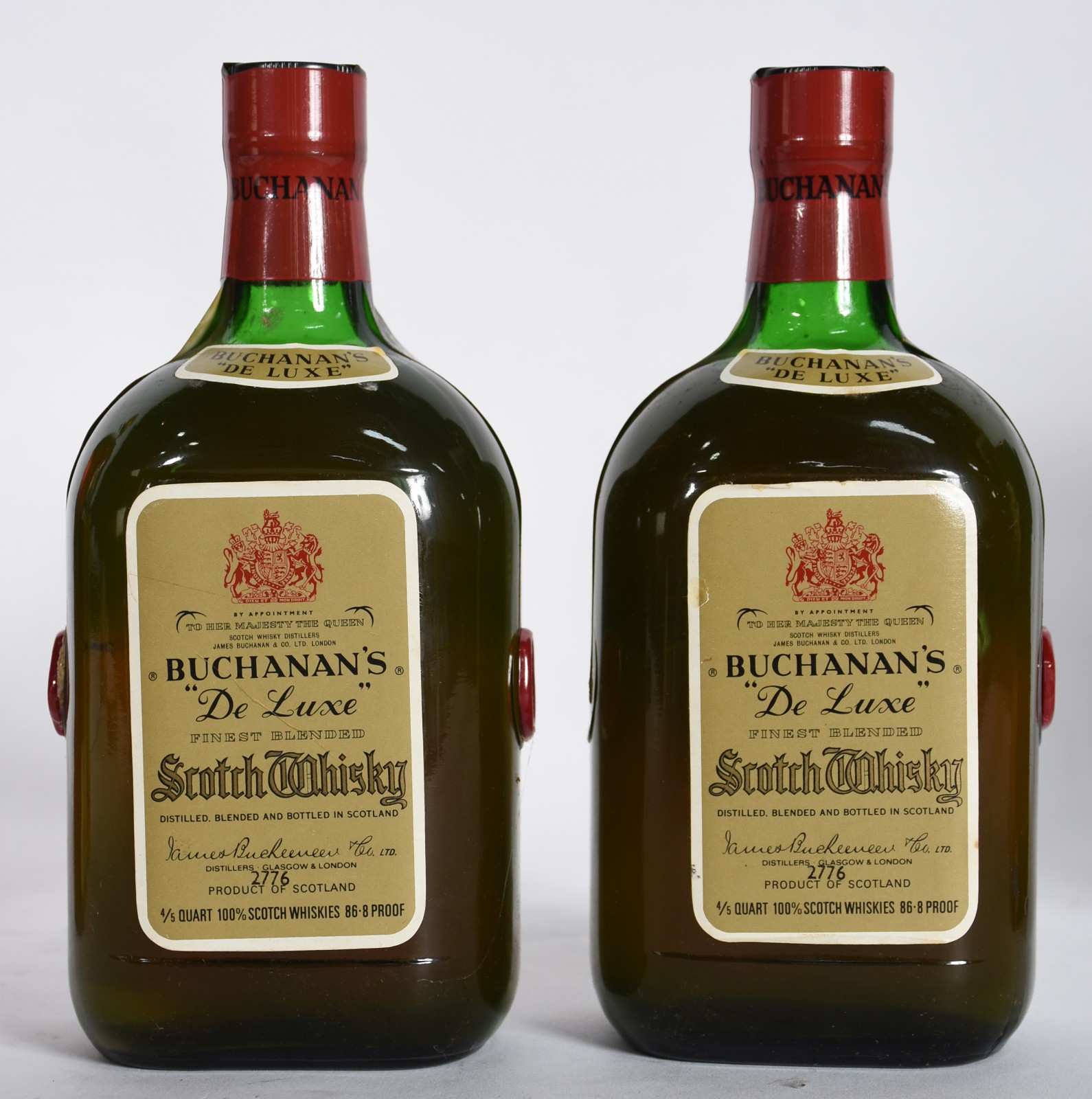 Quatro garrafas de Whisky sendo 1 Black Label, 1 Chivas Regal e 2... - foto 2 de 5