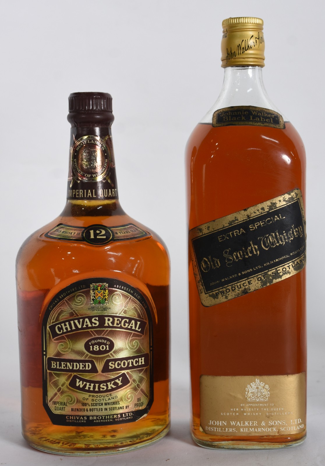 Quatro garrafas de Whisky sendo 1 Black Label, 1 Chivas Regal e 2... - foto 3 de 5