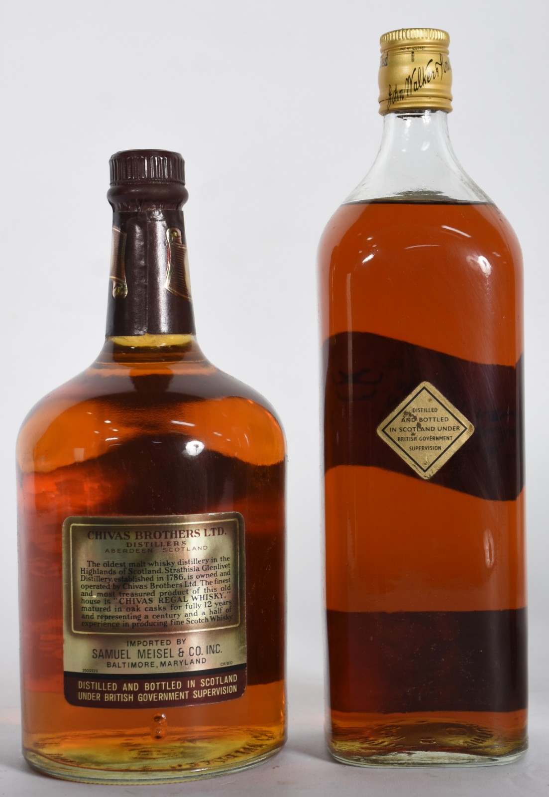 Quatro garrafas de Whisky sendo 1 Black Label, 1 Chivas Regal e 2... - foto 5 de 5