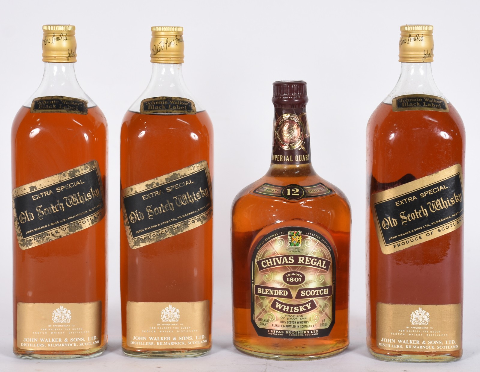 Quatro garrafas de Whisky sendo, 3 Black Label, 1 Chivas Regal. - foto 1 de 5