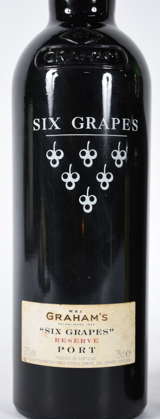 Três garrafas de vinhos do Porto, sendo: Six Grapes Reserve, Port... - foto 4 de 8