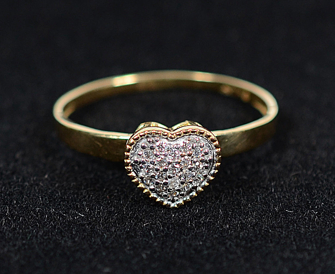 Anel de ouro 18 k com coração com nove brilhantes - 1,9 g - Aro 17,5 - foto 2 de 2