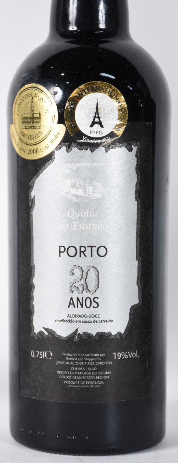 Três garrafas de vinho do Porto, sendo Quinta do Estanho 20 anos... - foto 3 de 5