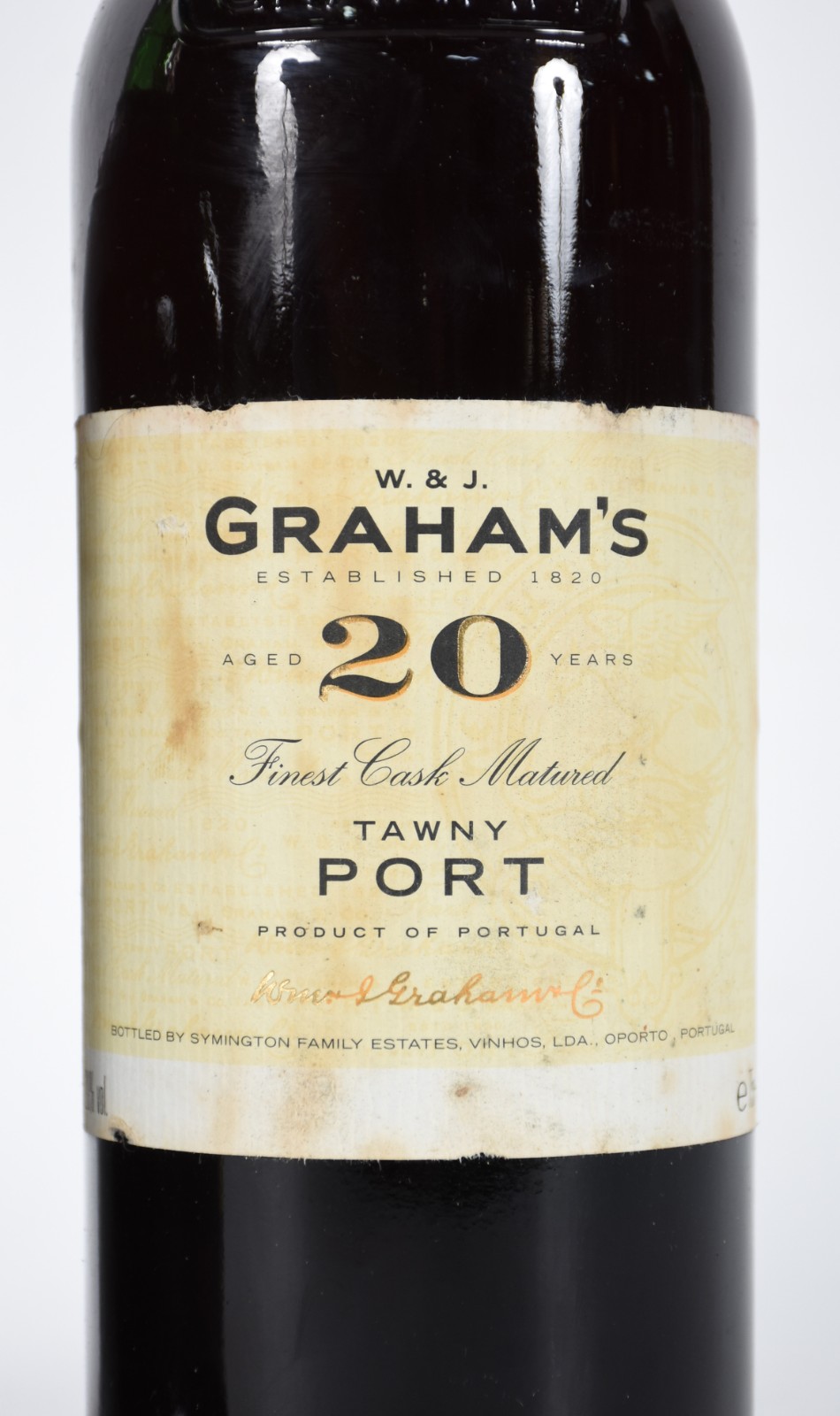 Três garrafas de vinhos do Porto, sendo Ramos Pinto, Sandeman e... - foto 4 de 8