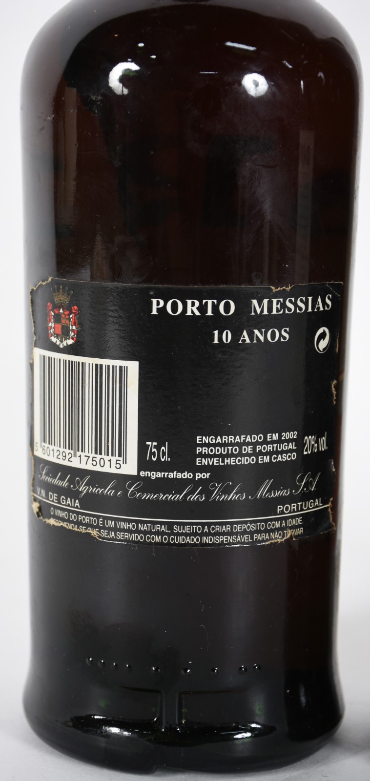 Três garrafas de vinho do Porto, sendo Porto 10 anos Messias, Dow's e... - foto 5 de 6