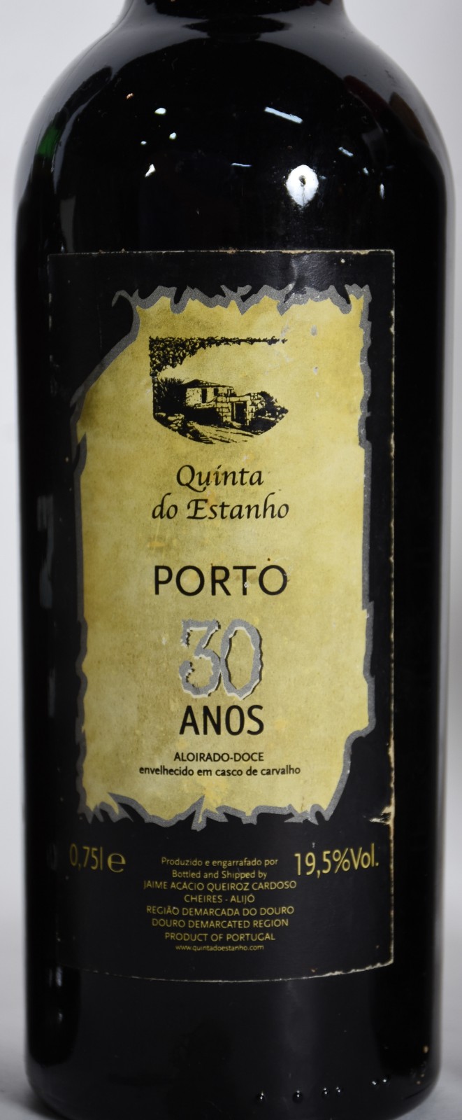 Três garrafas de Vinho do Porto, sendo Porto Barros colheita 1985... - foto 2 de 7
