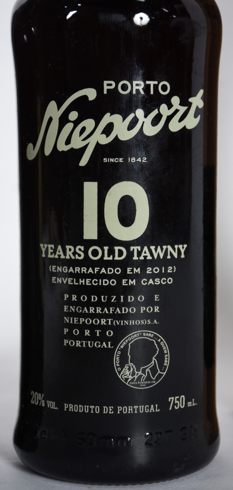 Três garrafas de Vinho do Porto, sendo Porto Barros colheita 1985... - foto 3 de 7