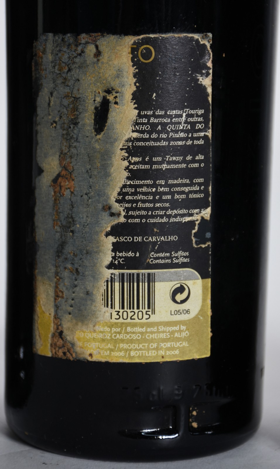 Três garrafas de Vinho do Porto, sendo Porto Barros colheita 1985... - foto 5 de 7