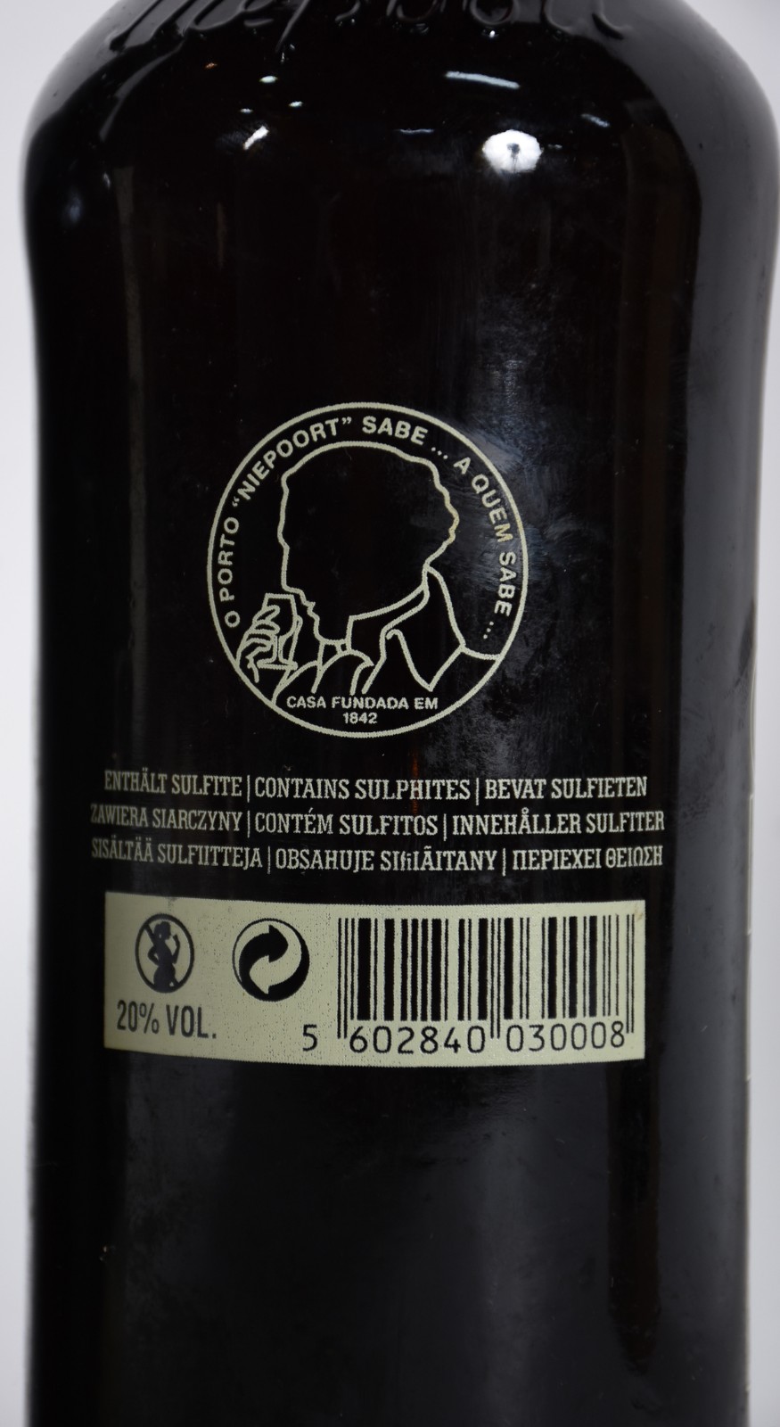 Três garrafas de Vinho do Porto, sendo Porto Barros colheita 1985... - foto 7 de 7
