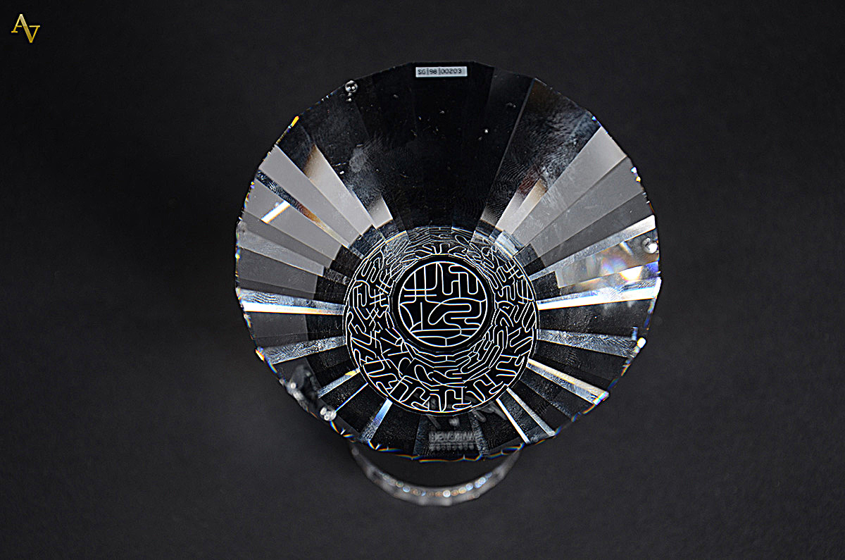 Duas peças de cristal ao gosto Swarowski sendo uma caixa e um... - foto 2 de 4
