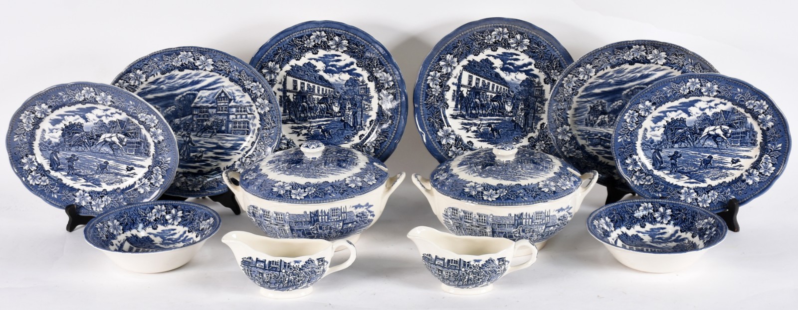 Aparelho de jantar de faiança inglesa azul e branco composto de 24... - foto 3 de 6
