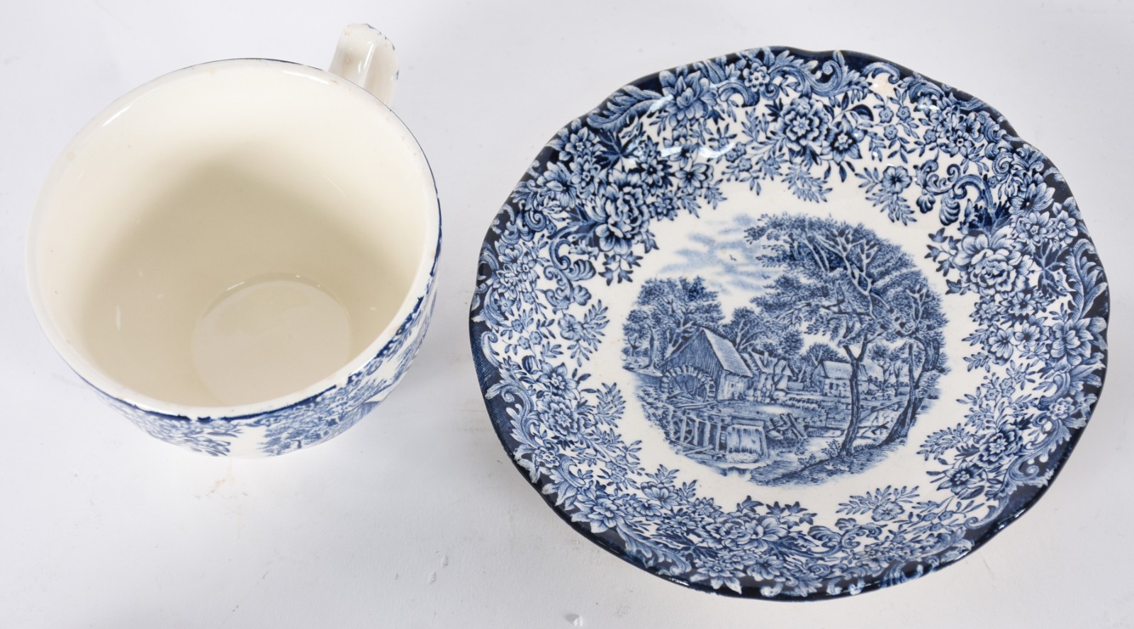 Serviço de chá de faiança inglesa azul e branco, 6 xícaras com pires... - foto 4 de 5
