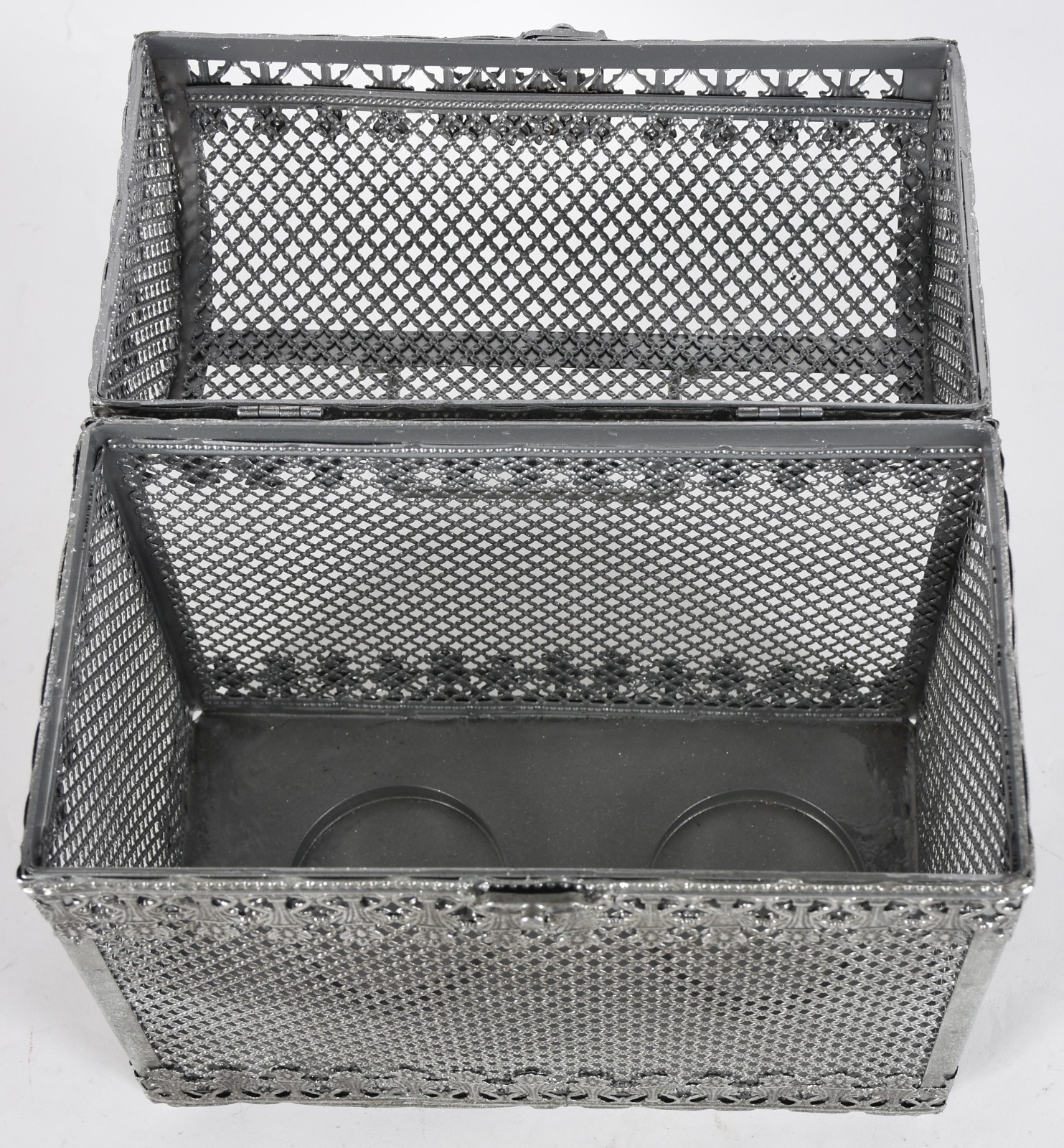 Cesta/lanterna de metal prateado vazado. - foto 4 de 4