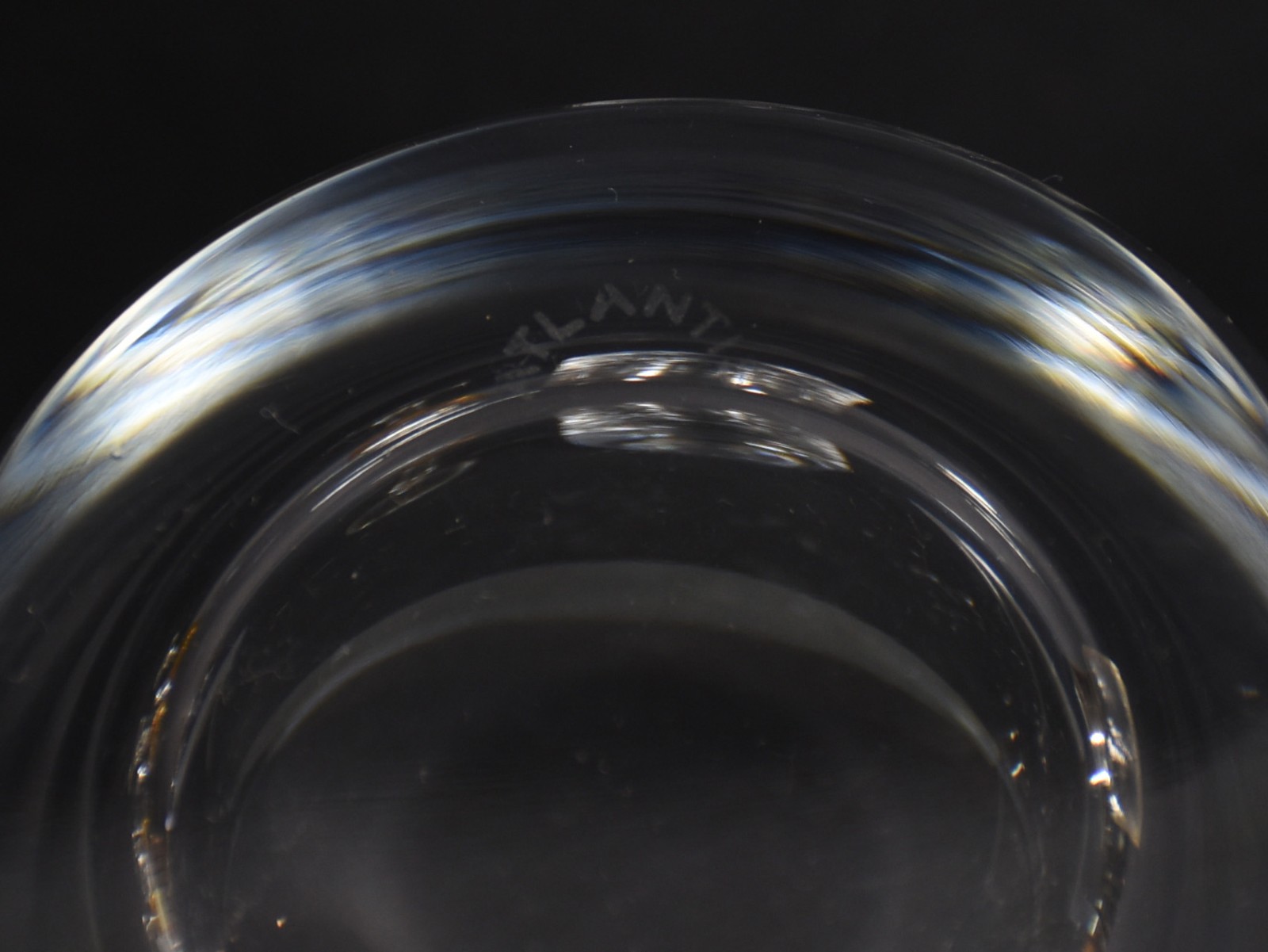 Diversas peças, sendo: Seis copos para whisky (3 de cada modelo... - foto 4 de 5
