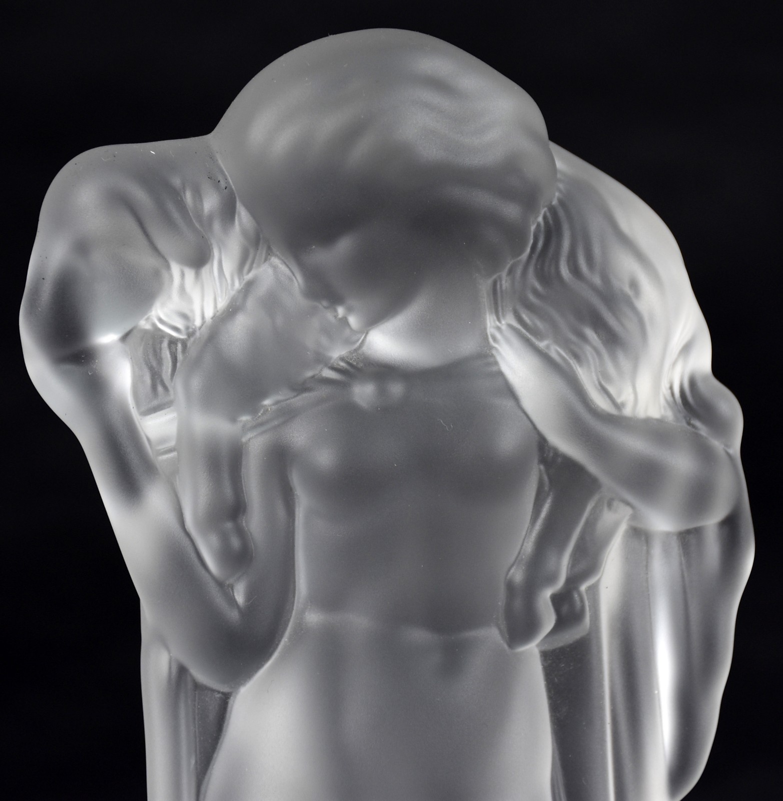Escultura de cristal frances de Sevres representando mulher com... - foto 3 de 5